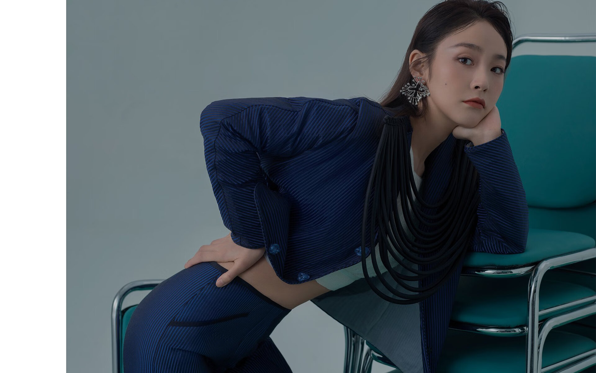 爱游戏官方-“德甲领头羊状态火热，争夺冠军进入白热化”，德甲收官